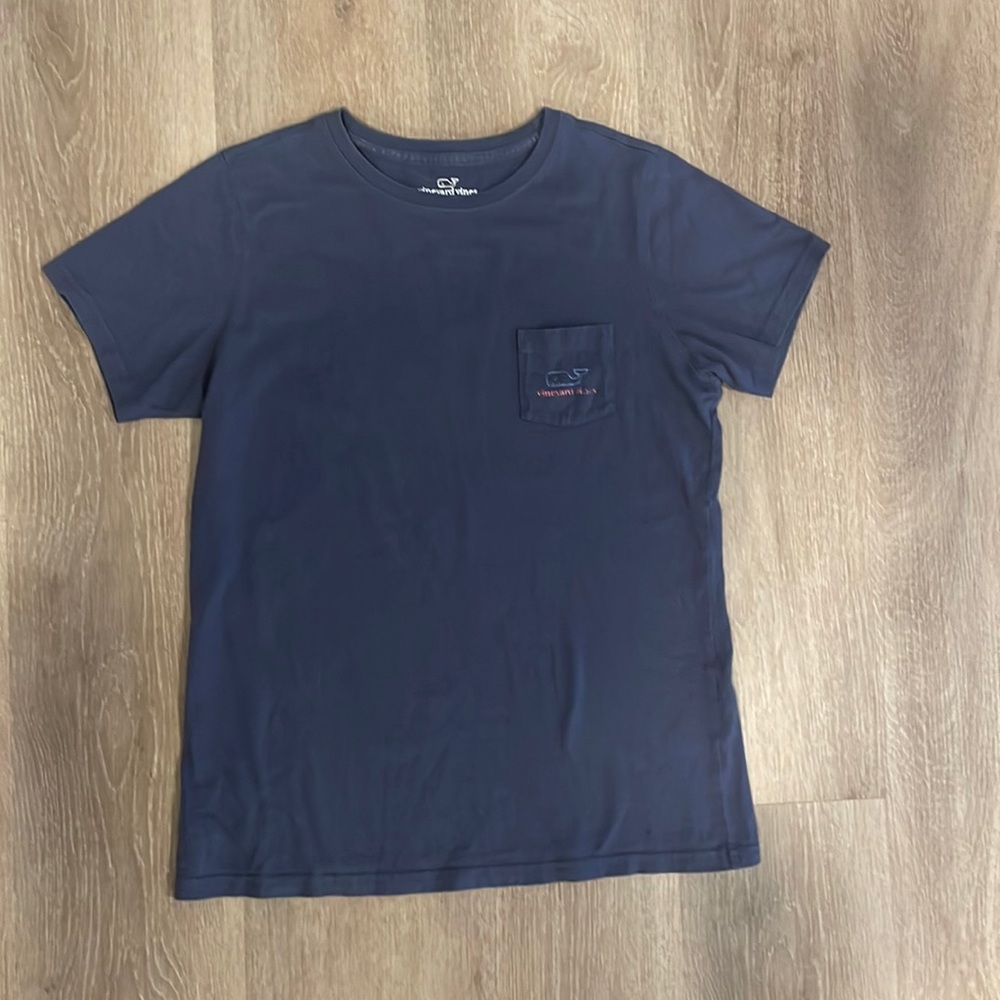 Vineyard Vines tee shirt size small